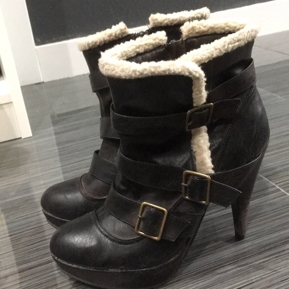 Booties - Picture 4 of 4